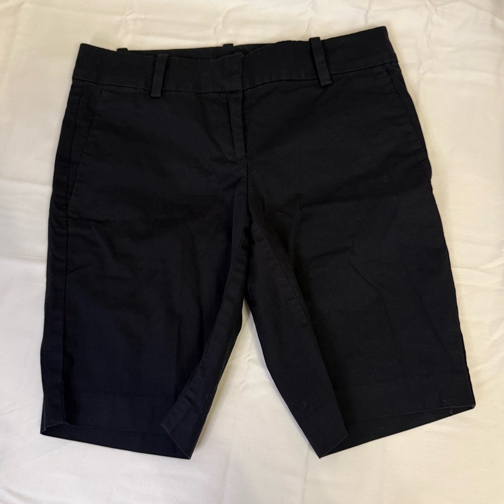 Ann Taylor black Bermuda shorts size 0